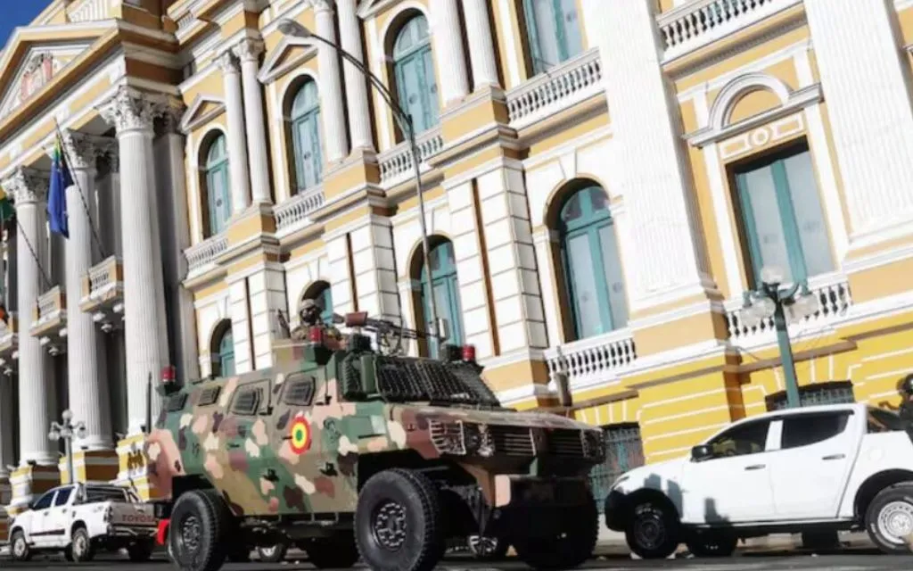 Militares irrumpieron este miércoles en la Plaza Murillo?w=200&h=150