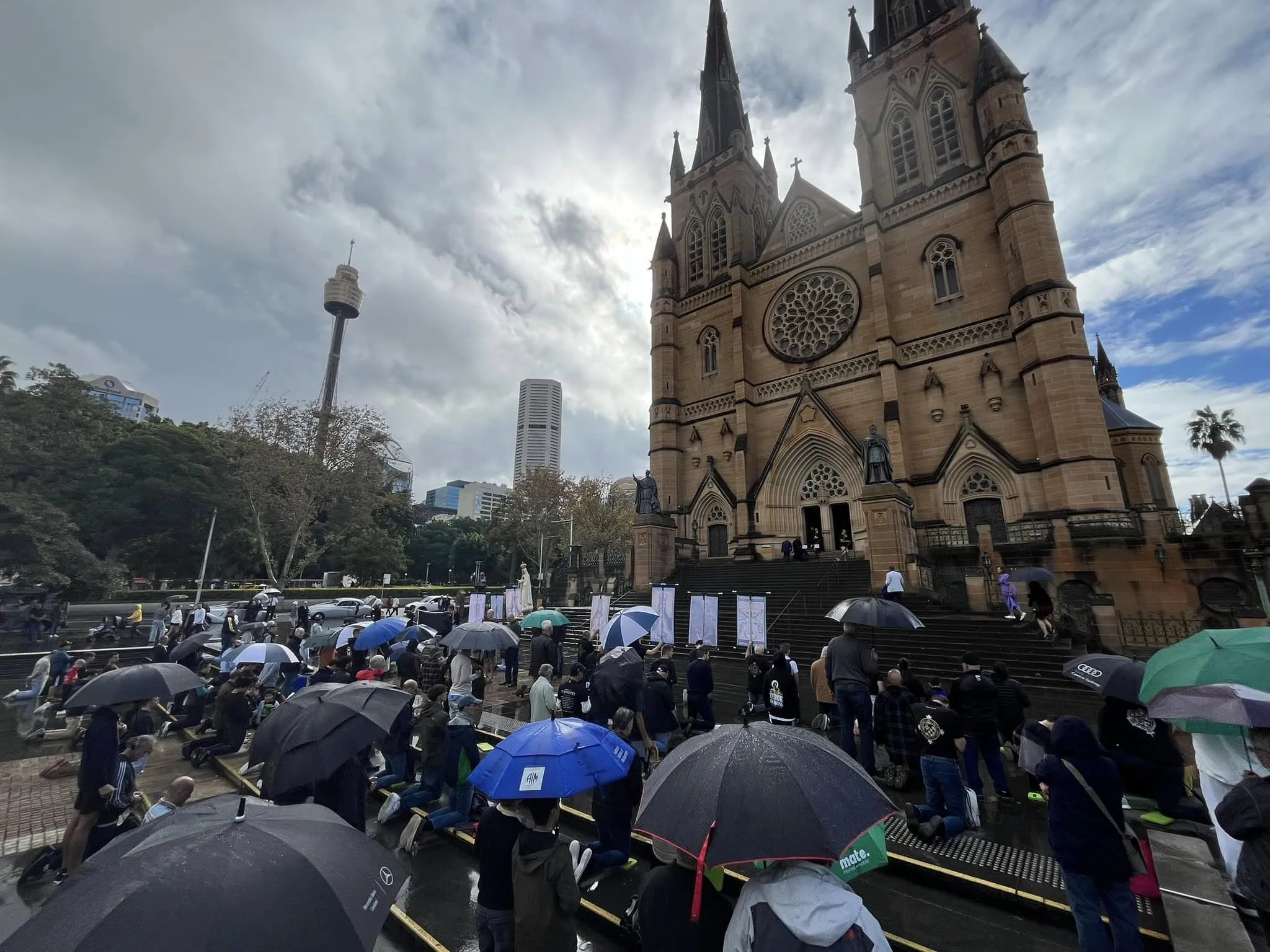 Rosario de Hombres frente a la Catedral de Santa María en Sydney, Australia, el 1 de junio de 2024.?w=200&h=150