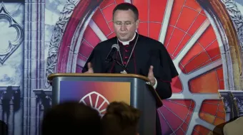 Mons. Andrew Cozzens, durante una intervención en el Congreso Eucarístico Nacional de los Estados Unidos.