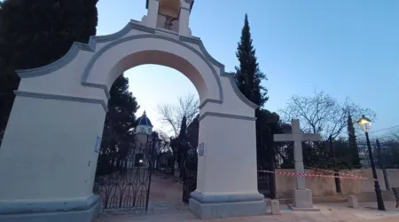 La Cruz del Calvario de Bechí (España), repuesta en su lugar tras ser retirada de forma ilegal en 2019.