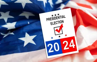 Donald Trump supera en más de 10 puntos al actual presidente de Estados Unidos, Joe Biden, entre los votantes católicos. Crédito: Shutterstock.