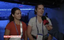 Jóvenes voluntarias en el congreso eucarístico nacional en Estados Unidos.