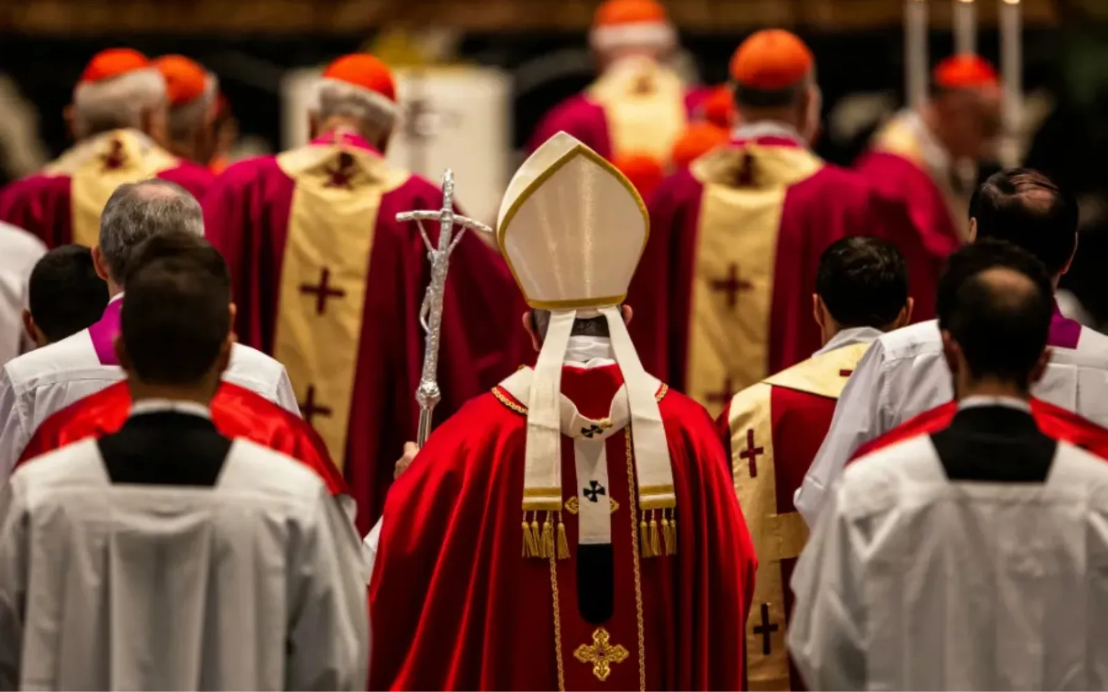 Misa en la Basílica de San Pedro presidida por el Papa Francisco por el descanso de las almas de los cardenales y obispos fallecidos el año anterior.?w=200&h=150