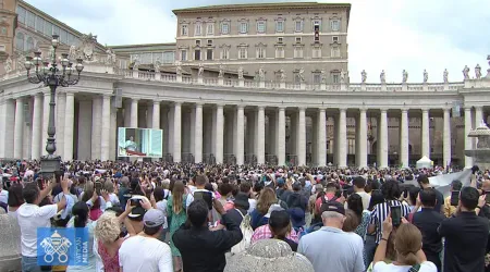 Rezo del Ángelus con el Papa Francisco