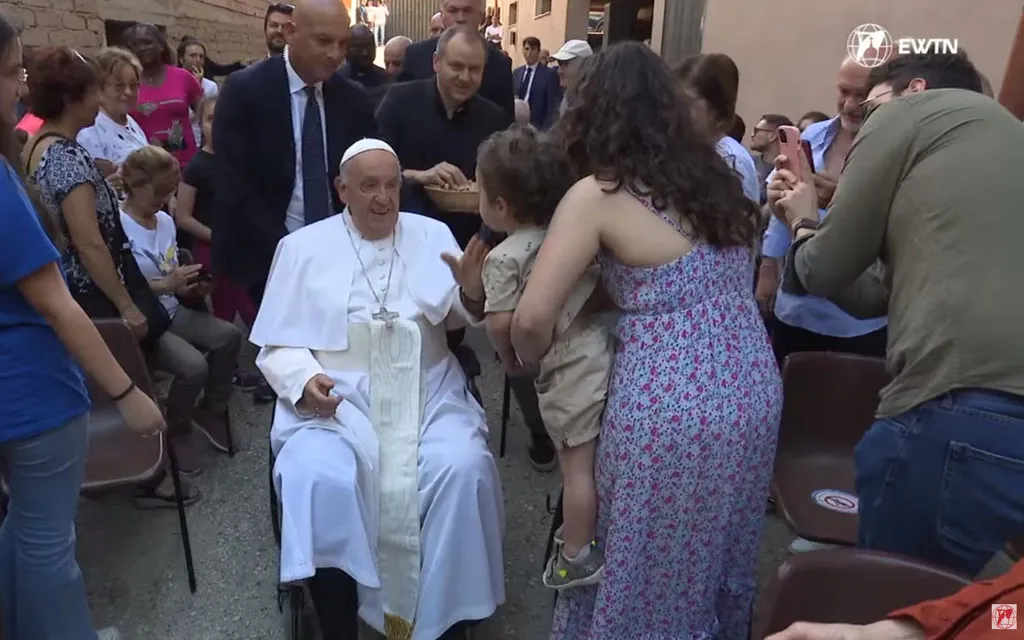 El Papa Francisco encuentra a familias en Roma.?w=200&h=150