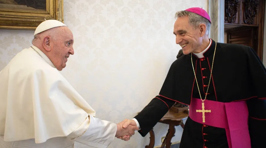 Imagen referencial de uno de los encuentros entre el Papa Francisco y Mons. Georg Gänswein?w=200&h=150