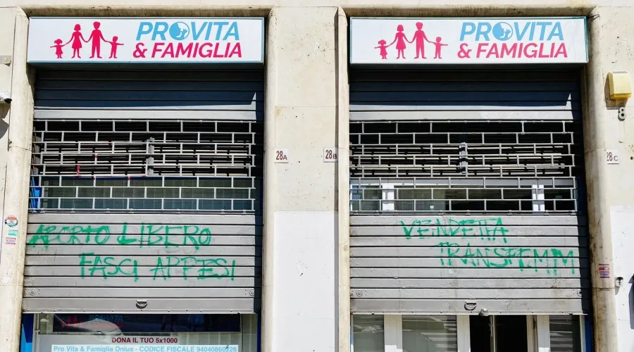 Imagen referencial de uno de los ataques a la sede de Provita & Famiglia en Roma. Crédito: Provita & Famiglia?w=200&h=150