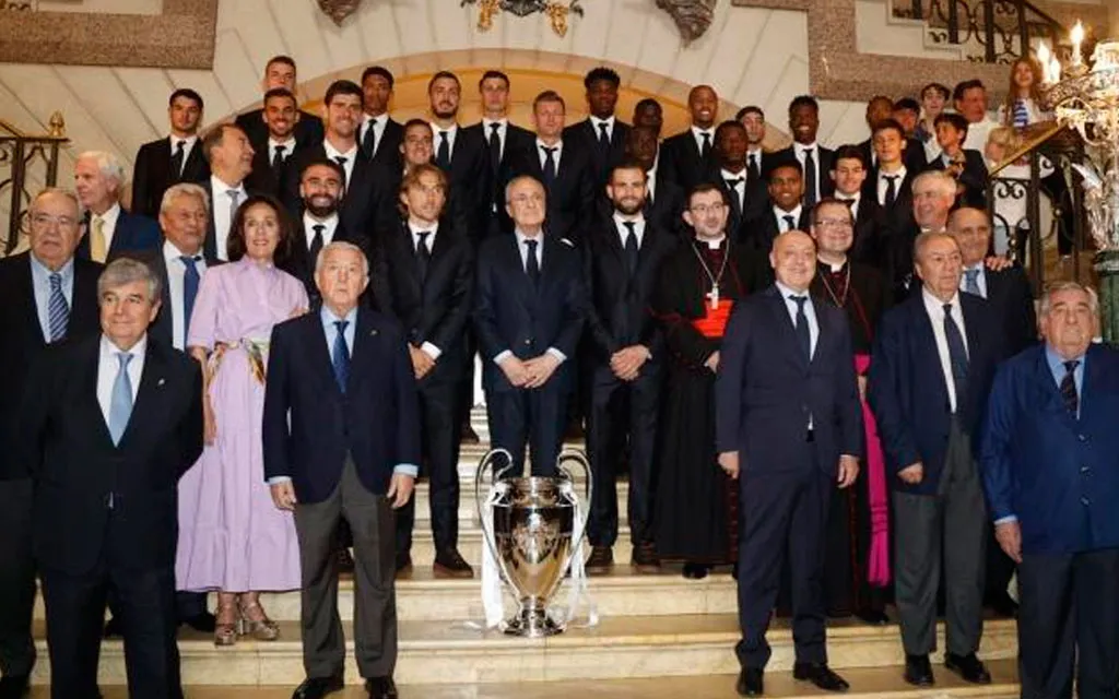 Real Madrid en la Catedral de la Almudena donde ofreció la copa de la Champions League a la Patrona de Madrid.?w=200&h=150