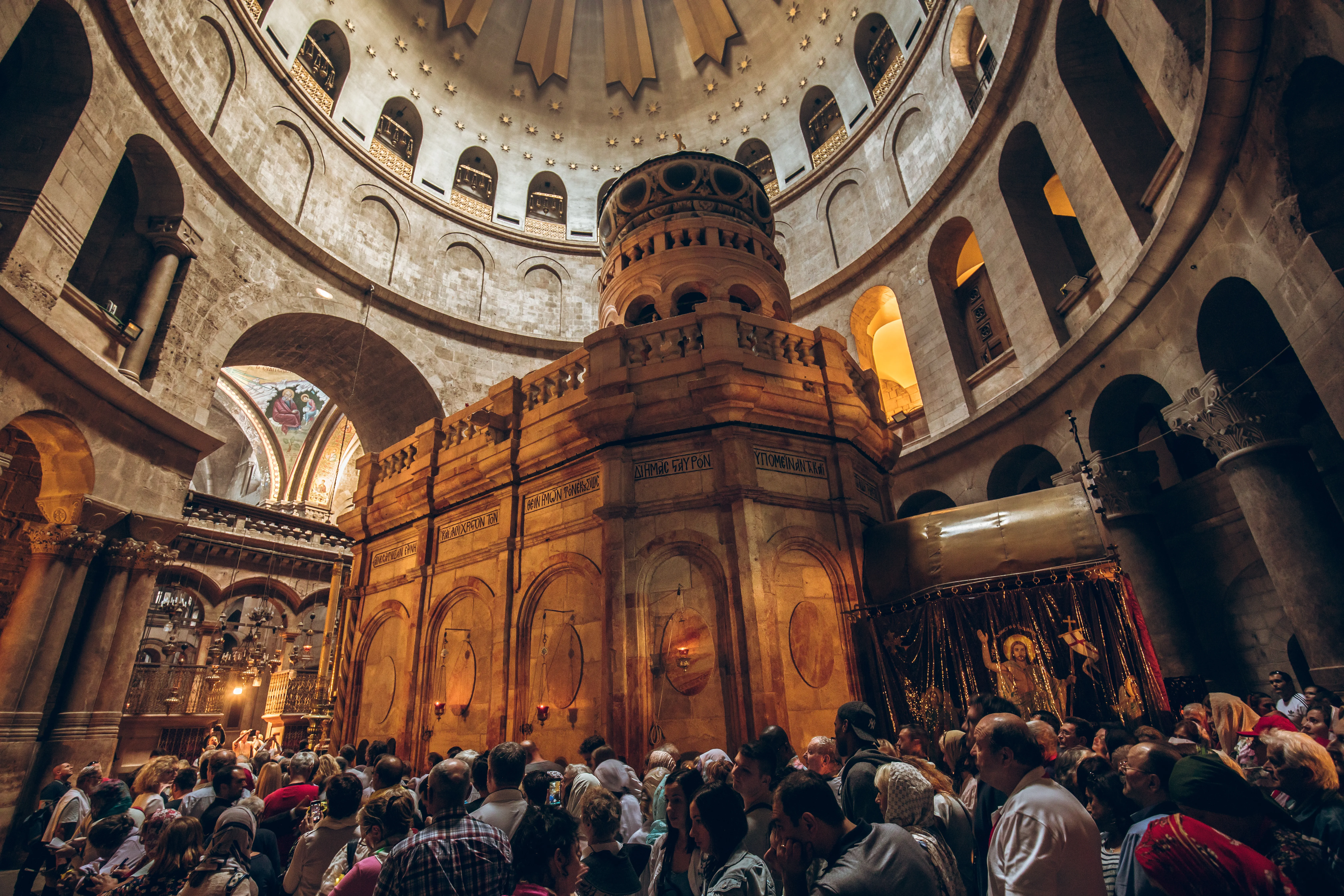 Peregrinos en la Iglesia del Santo Sepulcro en Jerusalén, Israel, noviembre de 2017.?w=200&h=150