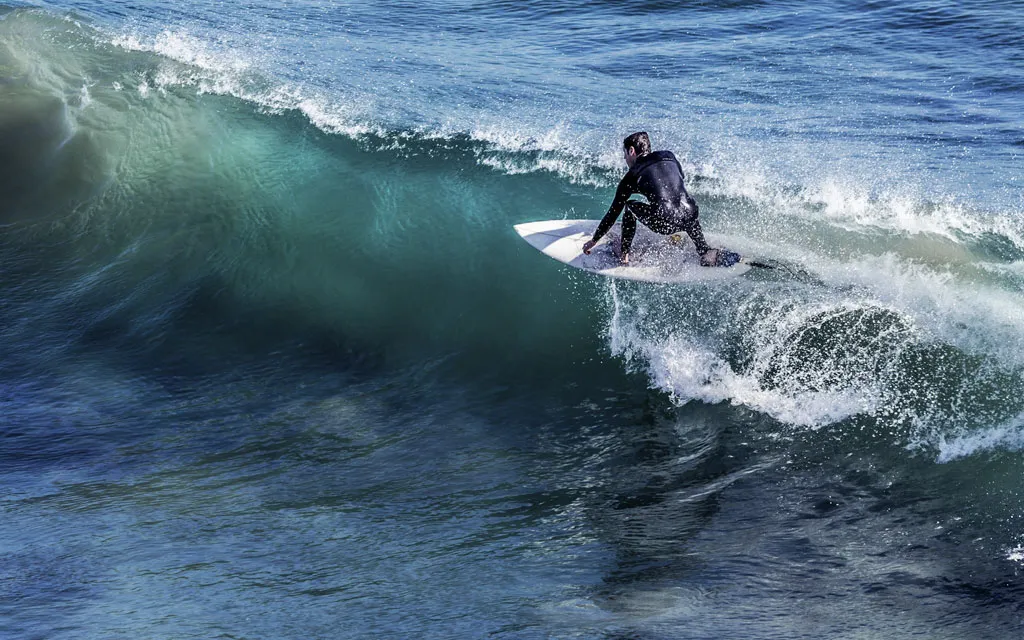 En el Día Internacional del Surf, un sacerdote que salvó a otro surfista del ataque de un tiburón, comparte cómo este deporte lo acerca cada vez más a Dios.?w=200&h=150